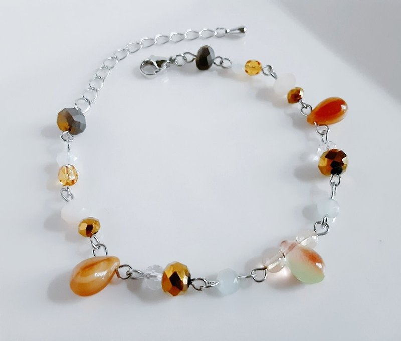 Twilight Gold Color Gradient Bracelet with Drop Beads and Glass Beads Stylish Orange Autumn Gift Size Adjustable - สร้อยข้อมือ - แก้ว สีนำ้ตาล