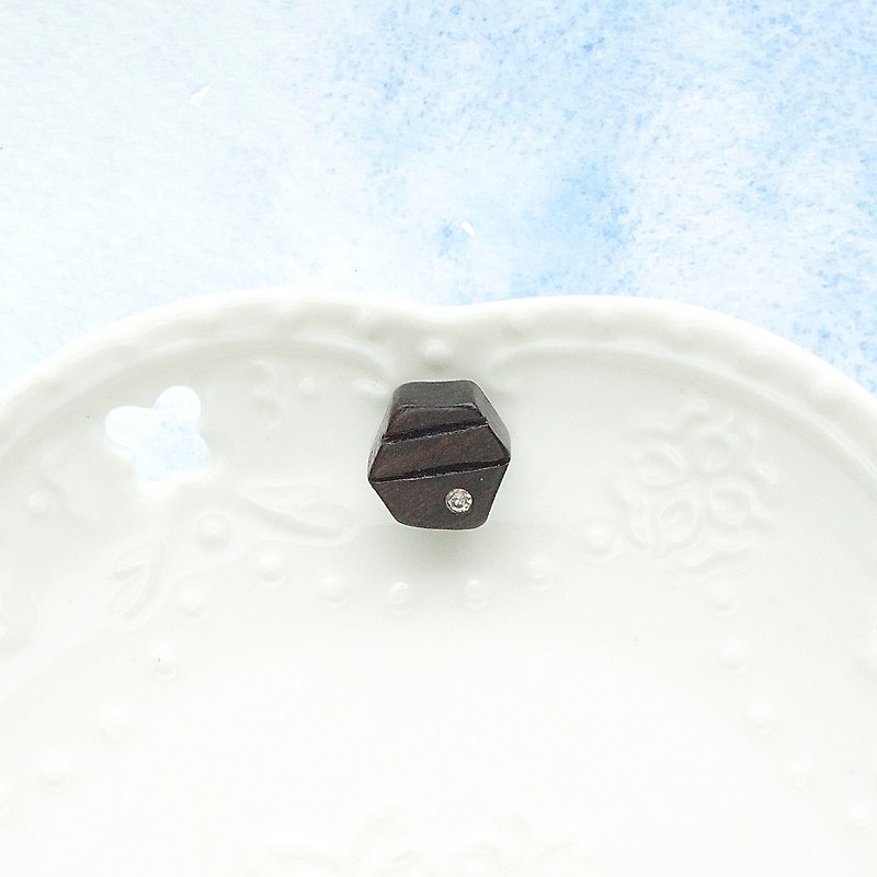 六角形  原木手工耳環 純銀耳針 單個 禮物訂製 - 耳環/耳夾 - 木頭 咖啡色