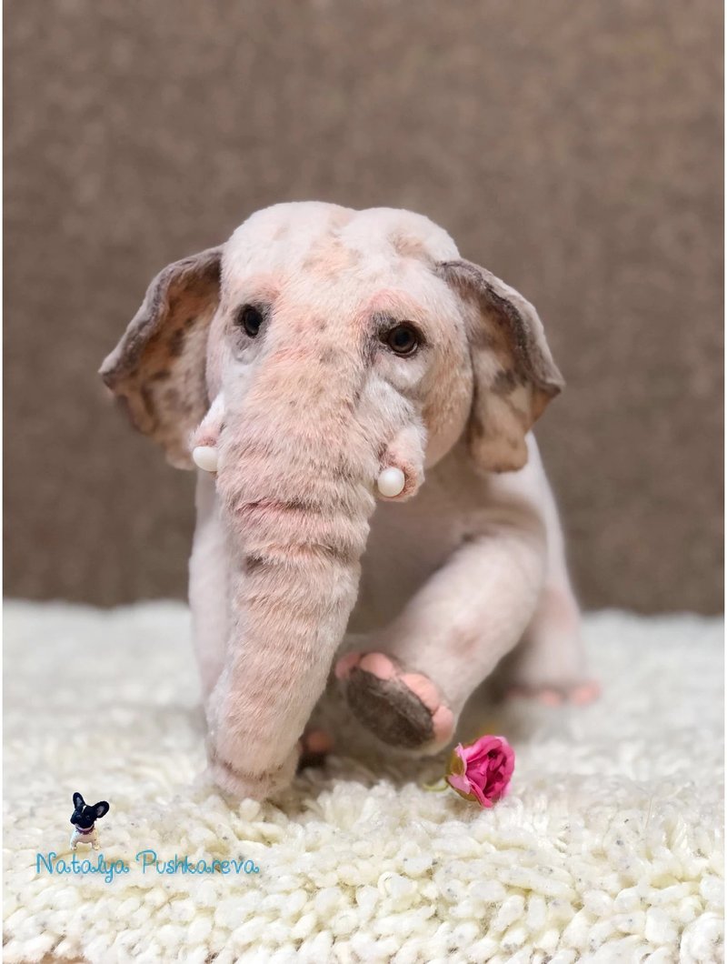 Elephant, realistic toy - Stuffed Dolls & Figurines - Other Materials Pink