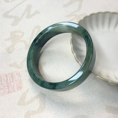 翡翠輕珠寶．新中式飾物  㻩(jade jewelry) 【宇治白玉】天然A貨濃色花青翡翠(緬甸玉)方鐲