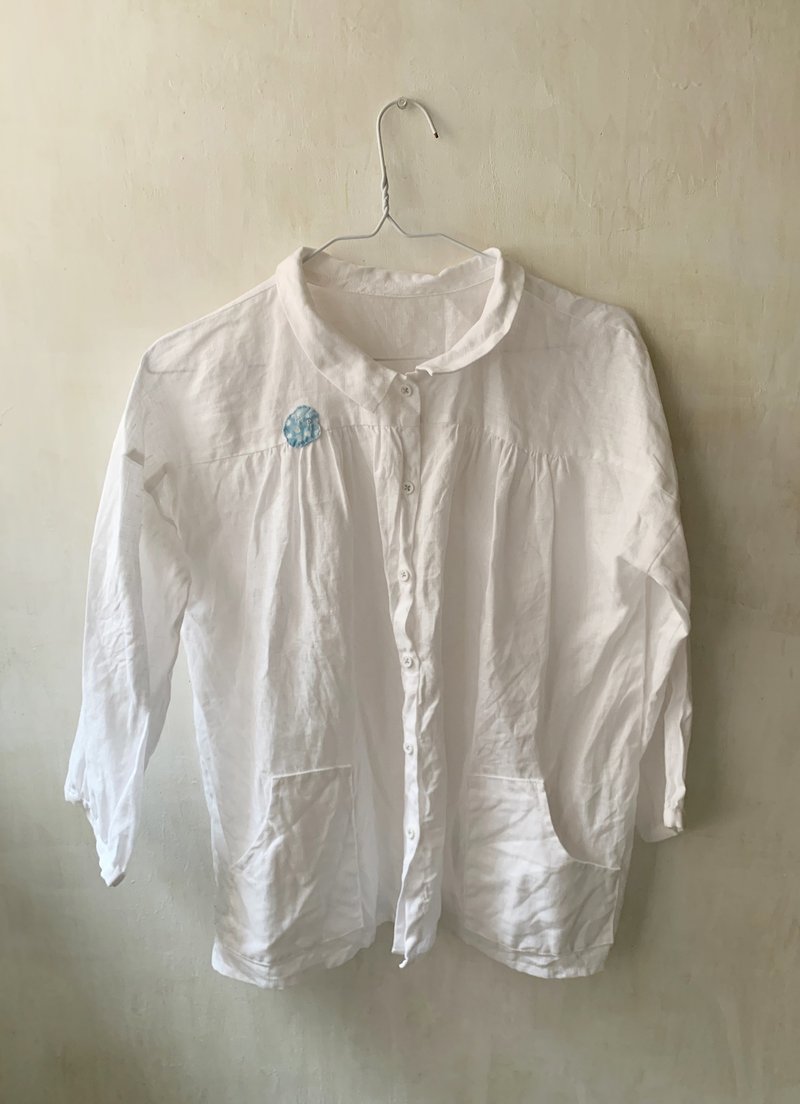 長袖襯衫--舊布一塊杯墊加白開水 棉麻 - 女襯衫 - 棉．麻 白色