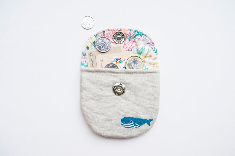 鯨魚 Whale Embroidered Liberty Print Wee Pouch - 零錢包/小錢包 - 棉．麻 多色