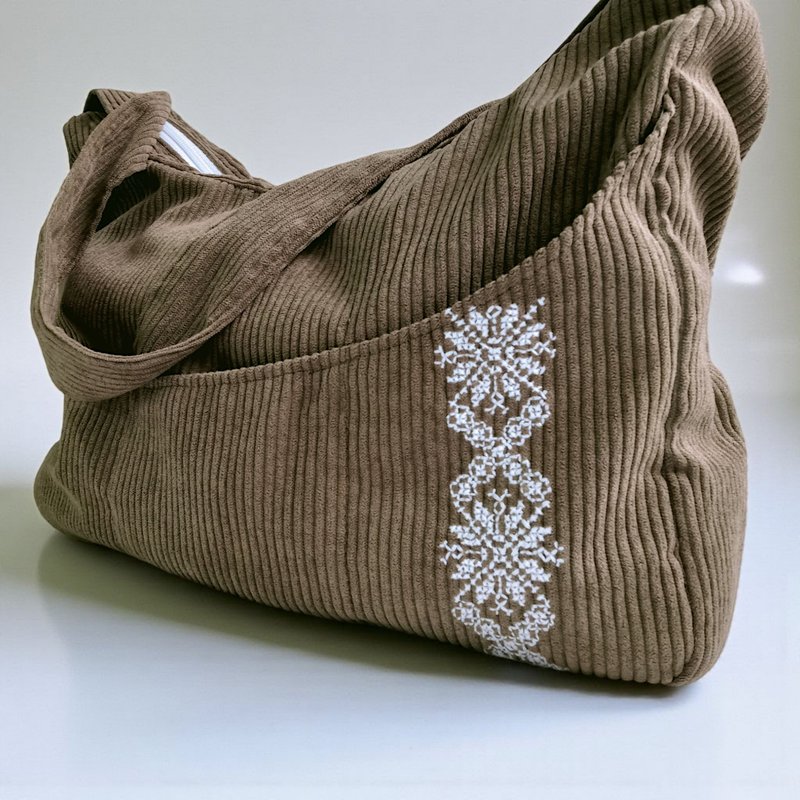 手作燈芯絨刺繡肩背包 3 外袋 2 內袋  淡棕‐米杏綠調 - 手提包/手提袋 - 其他材質 咖啡色