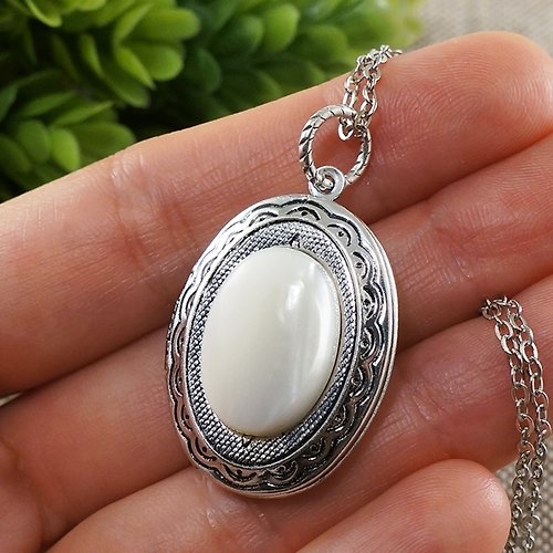 AGATIX White Mother of Pearl MOP Oval Silver Photo Locket Wedding Necklace Jewelry Gift
