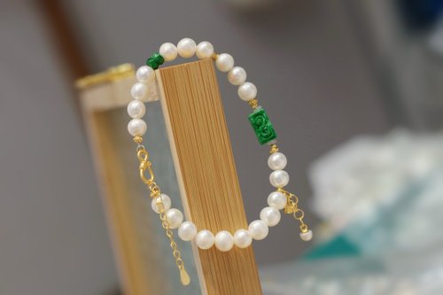 Angel's tears 天使之淚 Jewelry Design 5mm天然原色淡水珍珠 翡翠幹青回紋方珠設計單圈手串s