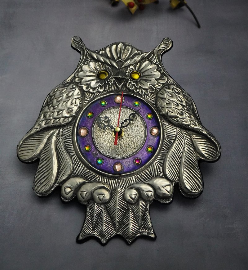 Tin sculpture, metal pressed flower, smiling magic owl wall clock, a happy magic - Clocks - Other Materials 