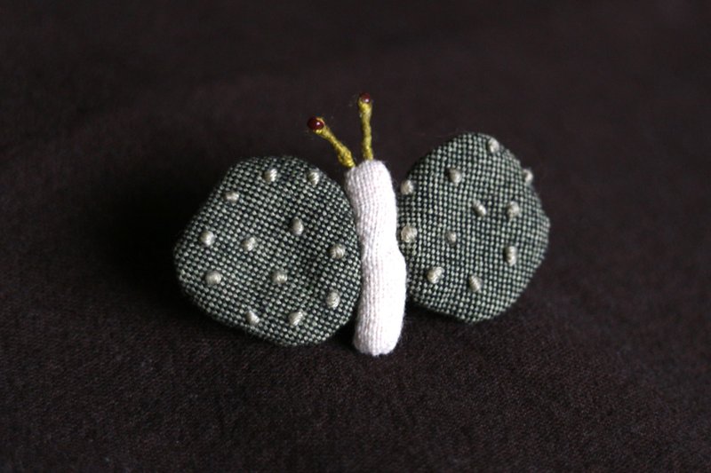 Small butterfly embroidery brooch/06 green-winged butterfly - เข็มกลัด/พิน - งานปัก สีเขียว