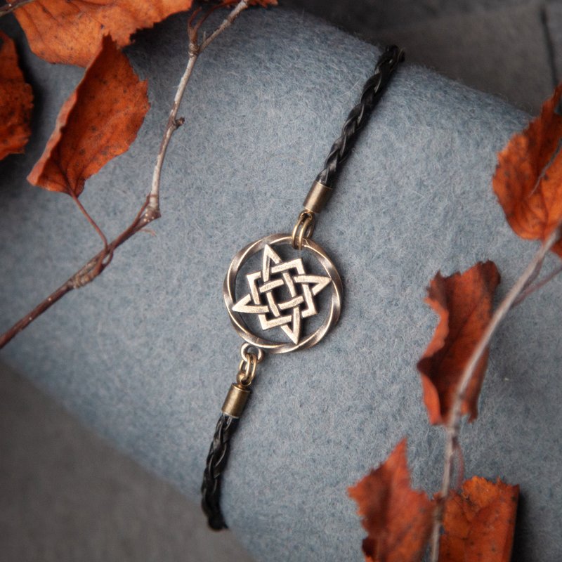 Star bracelet on leather cord. Pagan handcrafted jewelry. Slavic sacred symbol - 手鍊/手環 - 其他材質 橘色