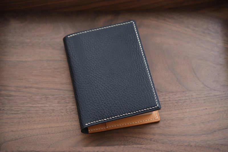 Leather Passport Holder Passport Holder - ที่ใส่บัตรคล้องคอ - หนังแท้ 