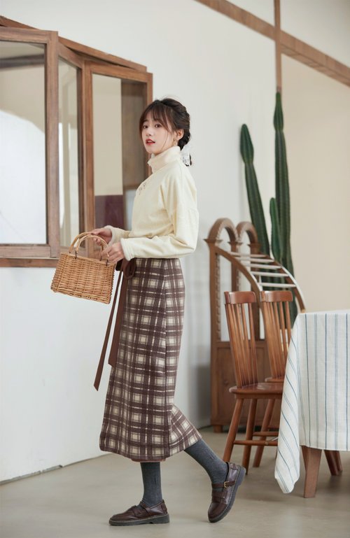 伊甸原創改良旗袍 棕色格紋提花呢料裙子 搭配中式彈力蕾絲高領上衣 新中式春節漢服