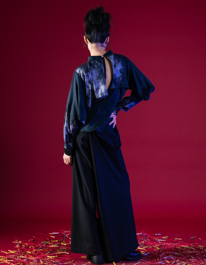 INF 23SS 解構露背短版印花襯衫 - 女襯衫 - 棉．麻 多色