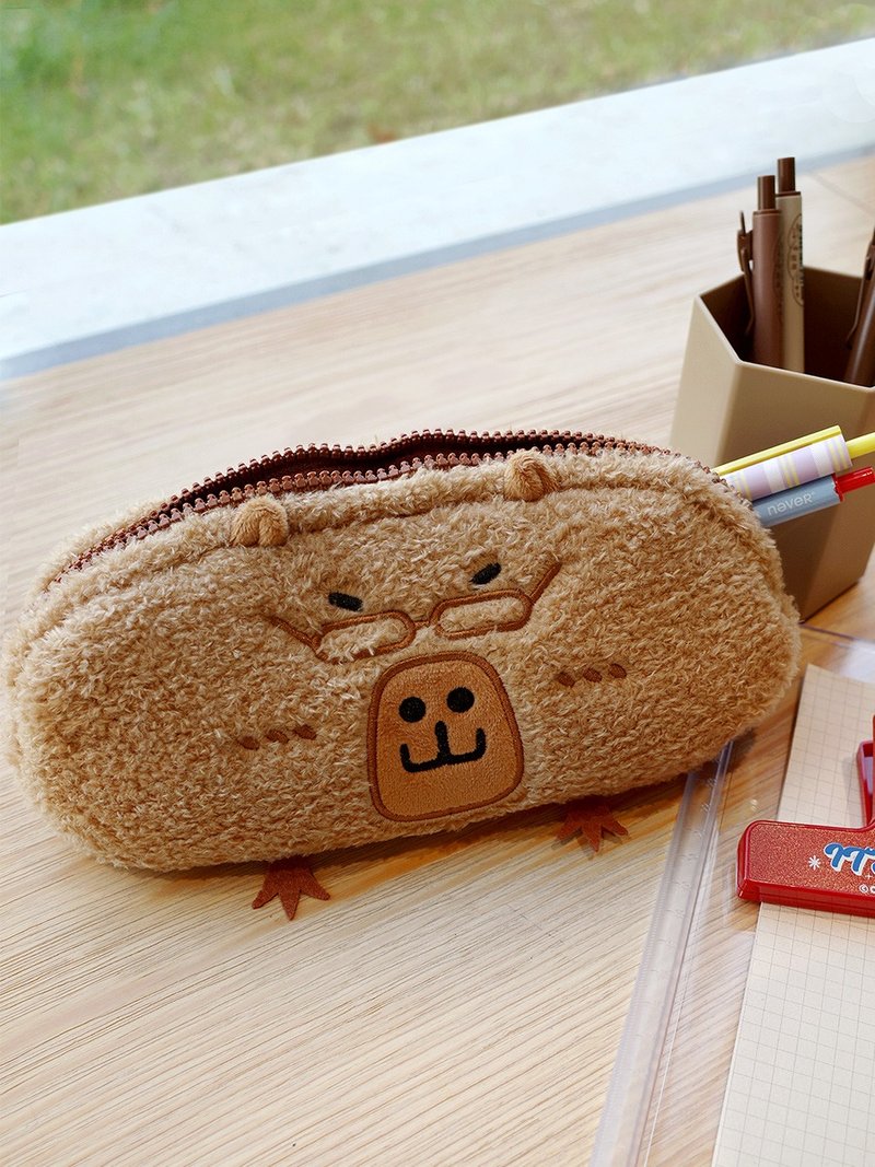 Yuguoshan original glasses capybara plush pencil case cute capybara stationery bag large capacity pencil storage bag - กล่องดินสอ/ถุงดินสอ - วัสดุอื่นๆ 