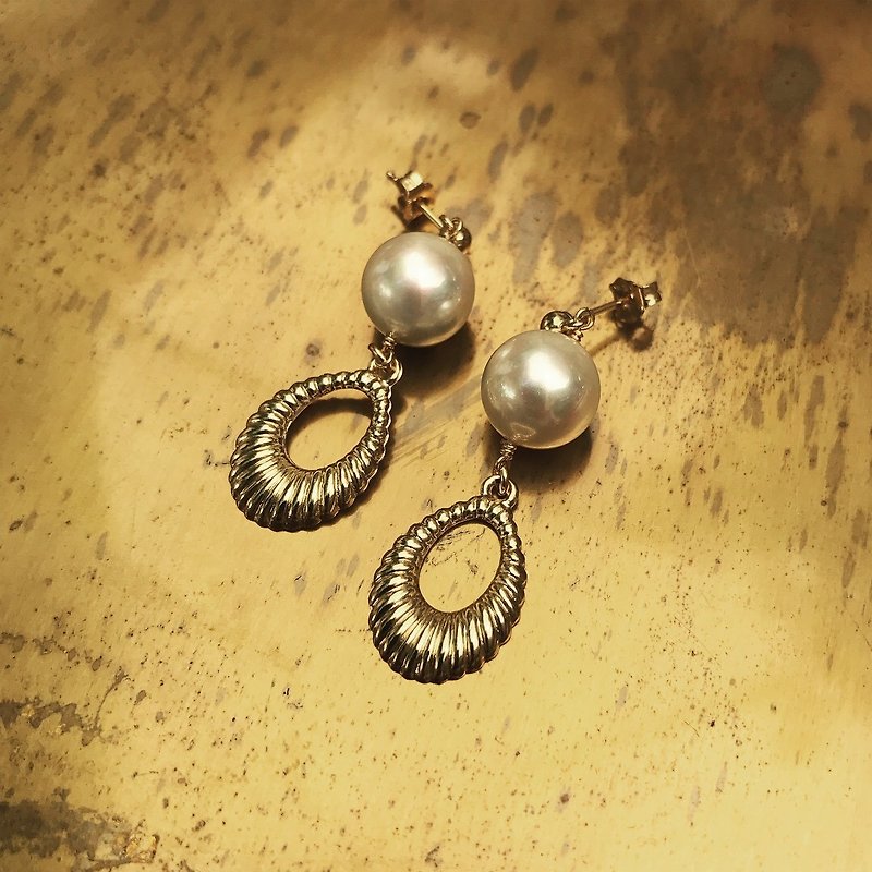 EARRINGS & CLIP-ON / 14kgf & Shell Pearl / LeafPr01 - Earrings & Clip-ons - Other Metals White
