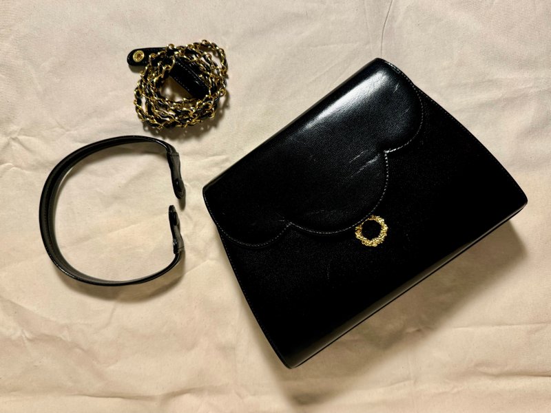 Antique Japanese brand Hanae Mori Mori black leather handbag shoulder bag clutch - กระเป๋าแมสเซนเจอร์ - หนังเทียม สีดำ