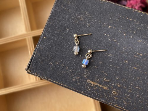 68 Jewellery｜純銀。天然石。輕珠寶 //拉長石方塊耳環// 14KGF注金 天然石水晶手作 簡約