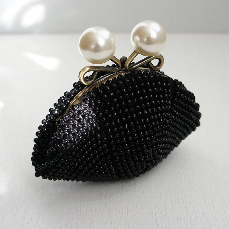 Ba-ba handmade Beads crochet coinpurse No.1154 - กระเป๋าเครื่องสำอาง - วัสดุอื่นๆ สีดำ