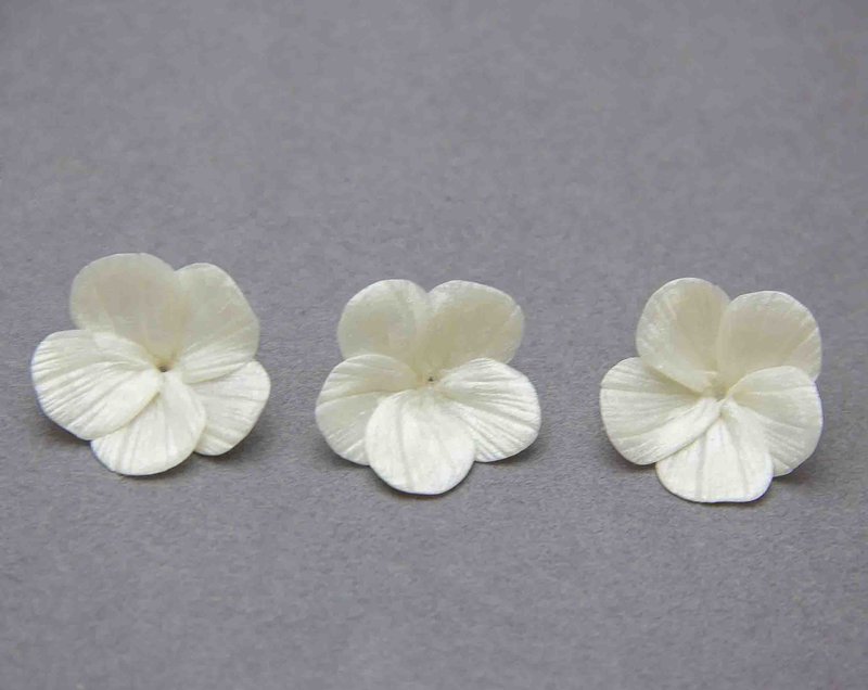 Pearl Flower for jewelry making (Set 3 pcs), Big five petal flower clay - 零件/散裝材料/工具 - 塑膠 白色