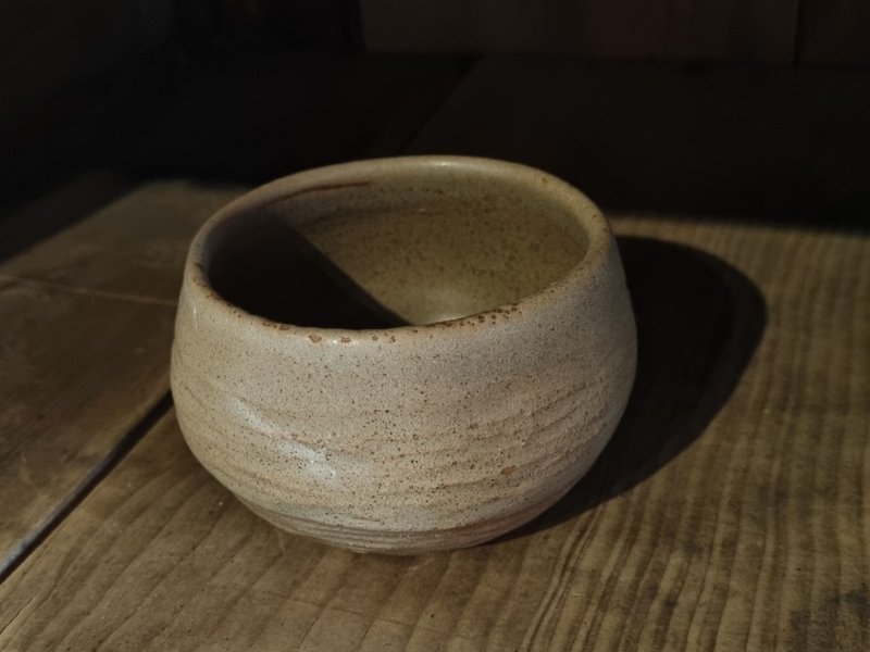 【眽眽製陶】淺茶色橫紋小碗 - 盤 盆器 飾品盤 碗 - 擺飾/家飾品 - 陶 卡其色
