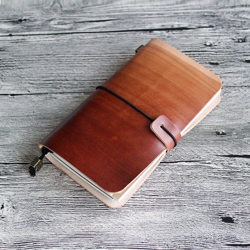 2018 Rugao Gradient Dyeing Series Dark brown 17*10cm Handbook Notebook Portable Leather Notebook Diary TN Traveler Customize Gift Creative Gift Corporate Gift Corporate Gift - สมุดบันทึก/สมุดปฏิทิน - กระดาษ สีแดง
