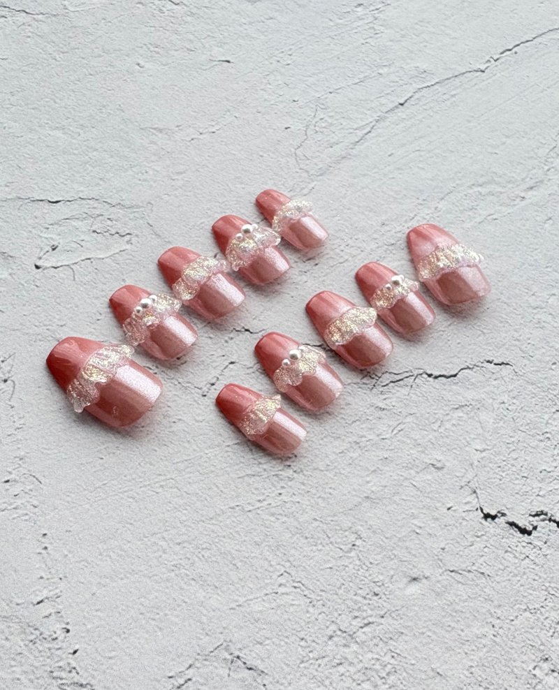 溫柔可人的粉色荷葉邊鏡面美甲 - 其他 - 塑膠 粉紅色