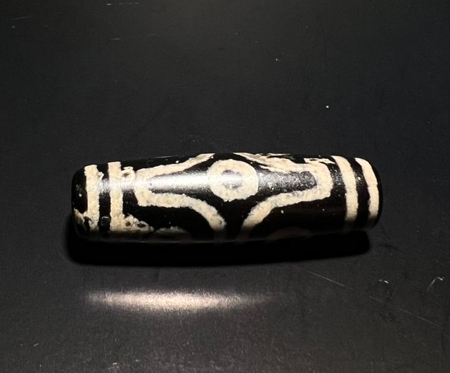 【一点のみ／幻の天珠】dZi beadsジービーズ 西蔵 老礦手工藏伝六眼天珠 一点のみ／幻の天珠】dZi beadsジービーズ 西蔵 老礦手工藏伝六