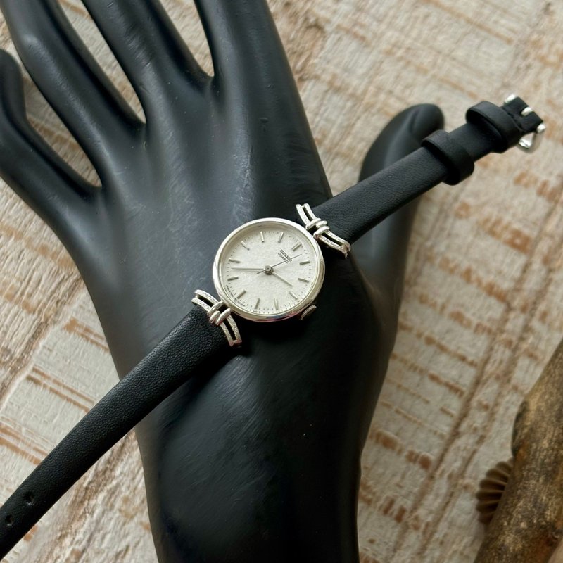 SEIKO 棉絮紋理白灰錶盤 銀色圓形 特製錶耳 古董錶 vintage - 女錶 - 其他金屬 銀色