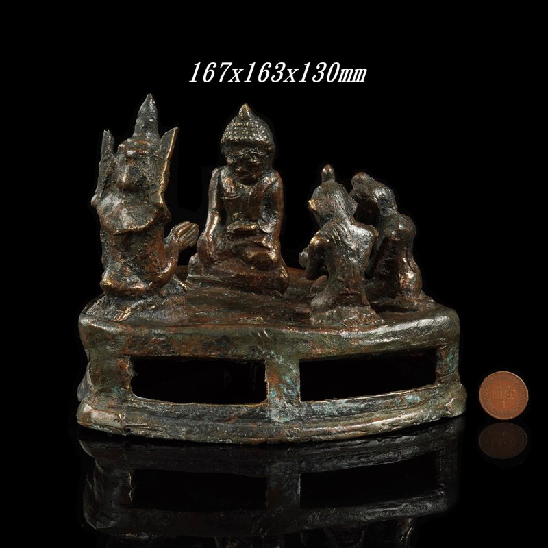 Burmese pagoda sacred objects - Buddha and worshipers of gods and beings from the 18th to 19th centuries. Height 13 cm - Other - Other Materials 