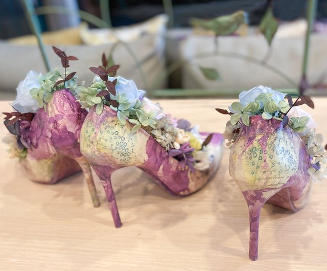 ハイヒールの靴花の不滅の花ドライフラワーバタフライバレー