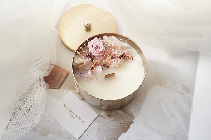 [Candle.Flower][Transfer] Customized|Golden Classic Box Everlasting Flower Candle Valentine's Day Gift - เทียน/เชิงเทียน - ขี้ผึ้ง ขาว