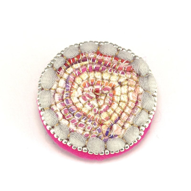 Seed brooch 4 - Brooches - Wool Pink