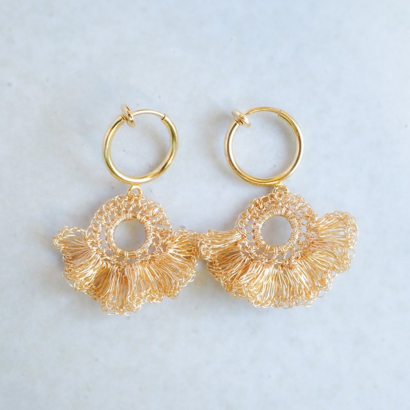 Elegant frill wire crochet earrings, gold Clip-On - Earrings & Clip-ons - Copper & Brass Gold