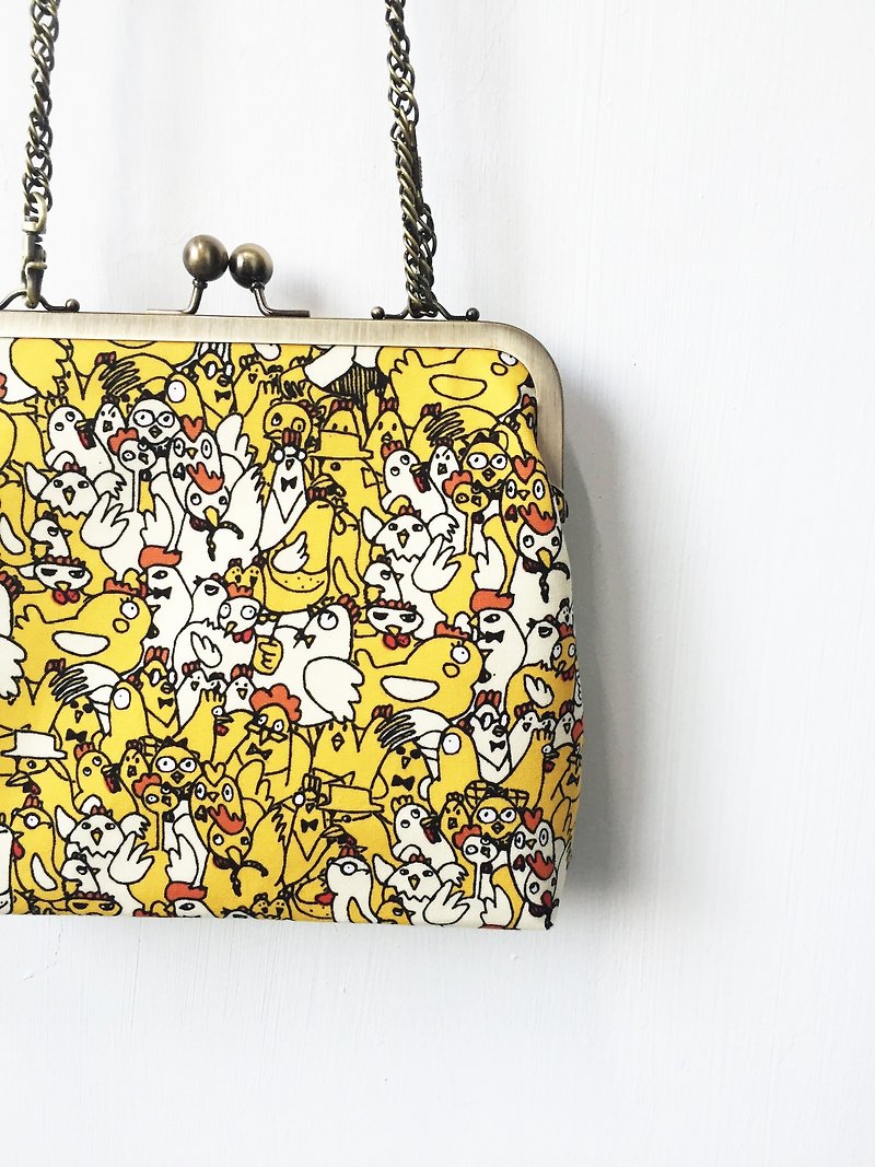 Angry chicken clasp frame bag/with chain/ cosmetic bag - กระเป๋าคลัทช์ - ผ้าฝ้าย/ผ้าลินิน สีเหลือง