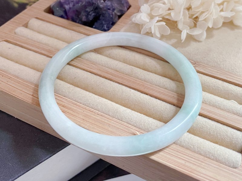 Natural jade A grade Burmese jade ice eye green bottom round bone bracelet beauty jade bracelet bracelet - สร้อยข้อมือ - หยก ขาว