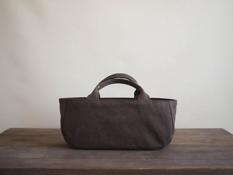 Made-to-order round tote with lid Yokonaga Grayish Brown - Handbags & Totes - Cotton & Hemp Brown