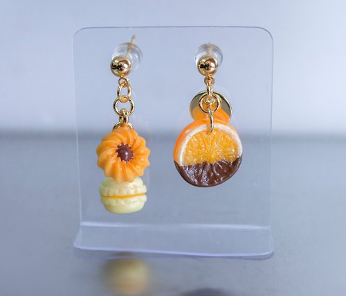 Le Sucré Crafts 甘島工藝 微縮食物耳環 耳釘 仿真食物 金閃閃的巧克力橙片與曲奇/ 馬卡龍
