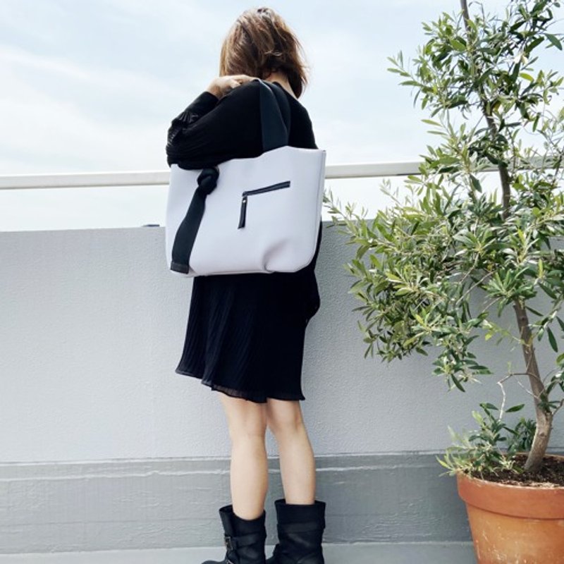 [Medium size] Large tote, neoprene material, white - Handbags & Totes - Other Materials White