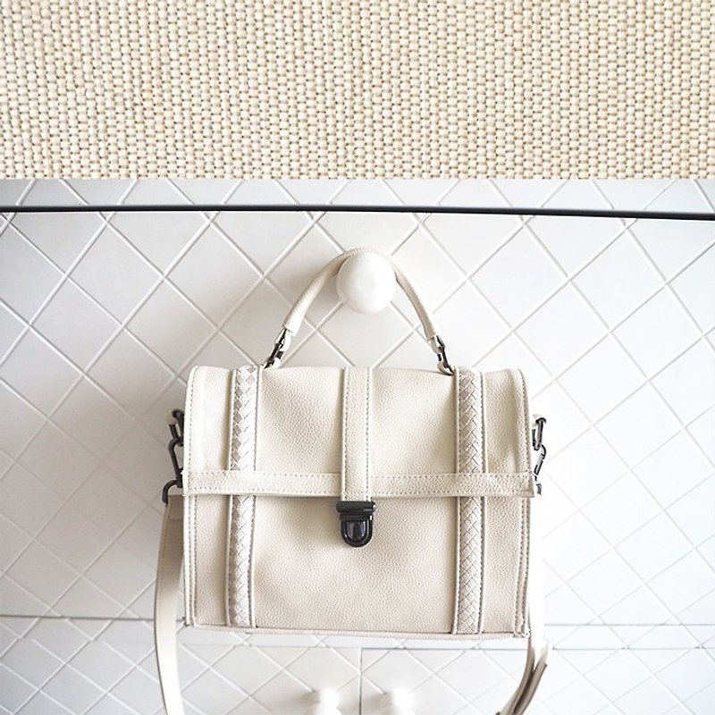Mini White Cover Bag (M) - รองเท้าลำลองผู้หญิง - กระดาษ ขาว