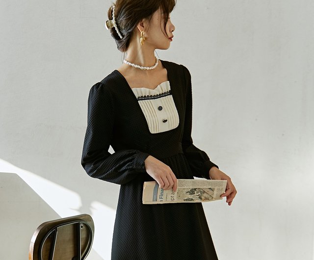 襟はウエストが細く見えるワンピース 黒い長袖ワンピース 秋冬の女性モデルです ショップ アンネチェンのオリジナルデザイナーブランド ワンピース Pinkoi