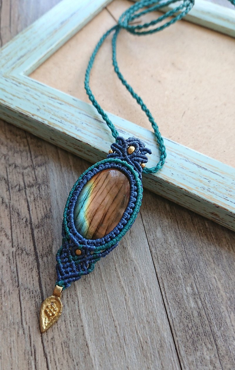 P38 Bohemian ethnic style two-color South American wax woven brass labrador necklace long necklace - Chokers - Other Materials Green
