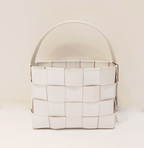 ITA BOTTEGA 經典白色真皮寬編織手提包