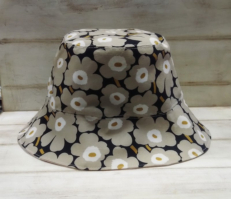 Black bottom full flower flower pink dot double-sided fisherman hat / sunhat - Hats & Caps - Cotton & Hemp Multicolor