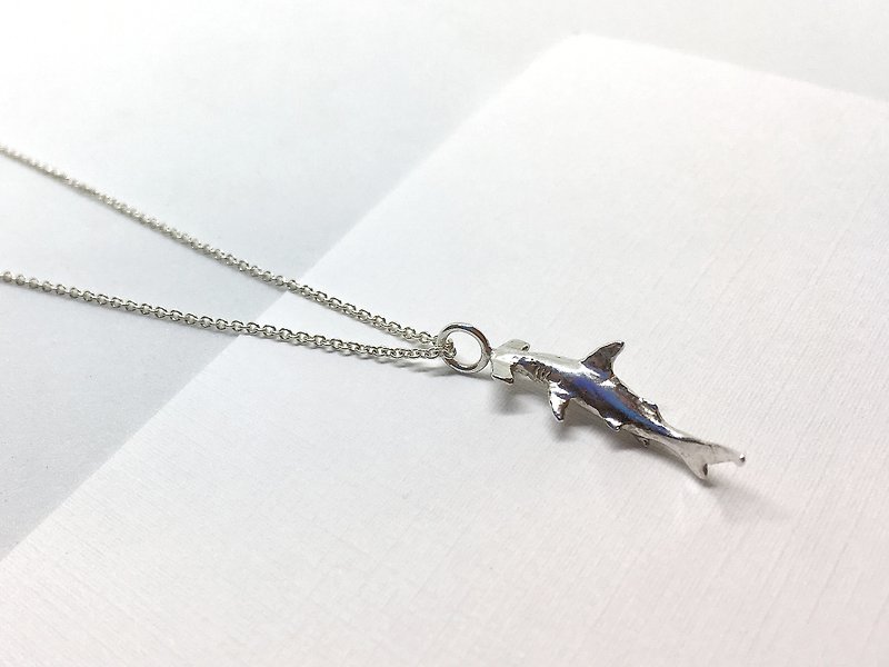 The small world of the sea. Hammerhead shark necklace. 925 sterling silver. sterling silver - สร้อยคอ - เงินแท้ สีเงิน