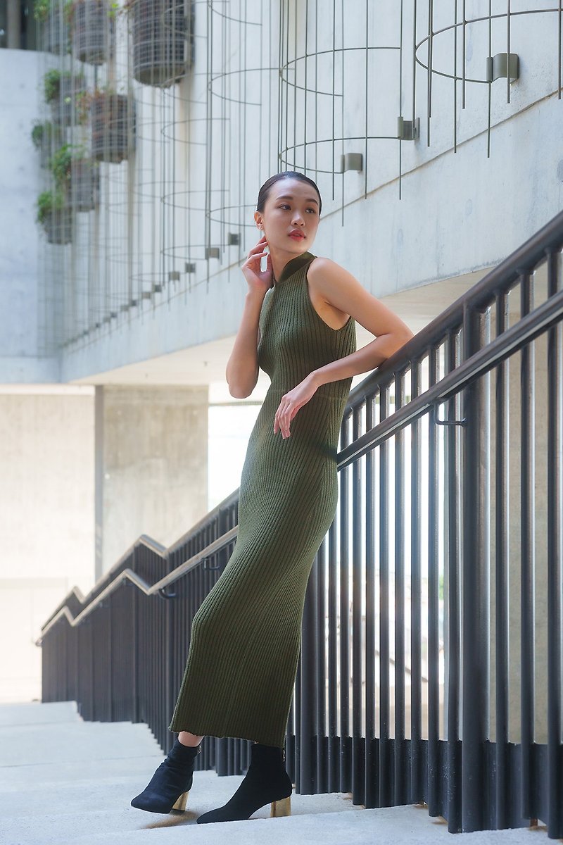 無袖針織裙袍 (軍綠色) |香港設計|古典|氣質|中西合璧|簡潔|休閑 - 旗袍 - 其他材質 綠色
