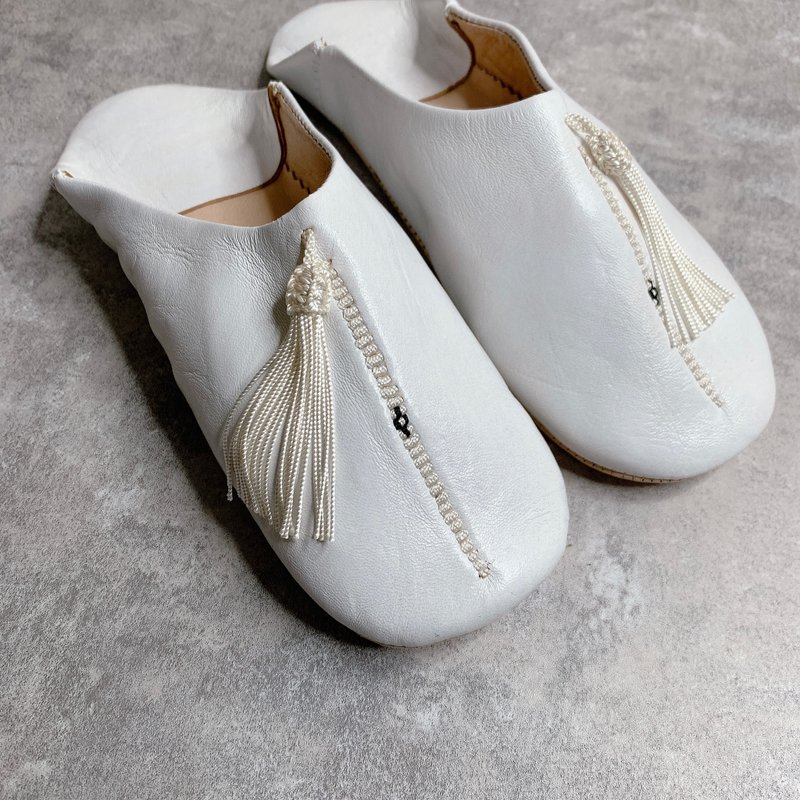 摩洛哥 babouche 室內拖鞋 極簡流蘇 白 - 室內拖鞋 - 真皮 白色