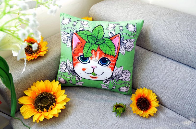 Gookaso原創繪本設計創作 薄荷葉貓咪卡通絲絨質印花抱枕 45x45cm - 枕頭/抱枕 - 聚酯纖維 藍色
