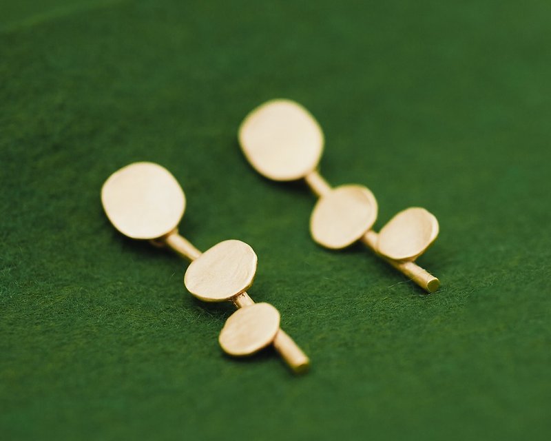 Matte gold earrings - Leaf earrings - Wireplant - Non-allergenic - post earrings - ต่างหู - เงิน สีทอง