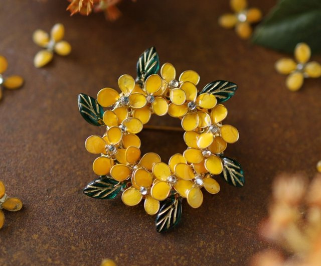 金木犀のリースのブローチ秋の花tikuwahandmade｜胸針人氣榜- Pinkoi