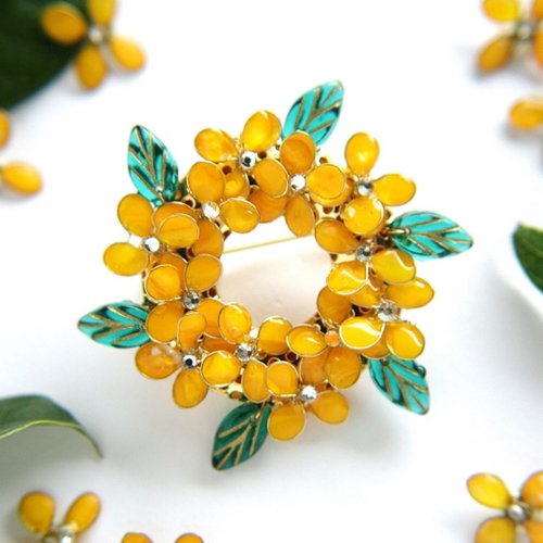 金木犀のリースのブローチ 秋の花 - ショップ ちくわ