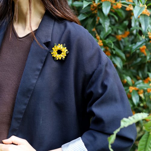金木犀のリースのブローチ 秋の花 - ショップ ちくわハンドメイド