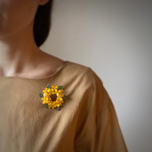 金木犀のリースのブローチ 秋の花 - ショップ ちくわハンドメイド
